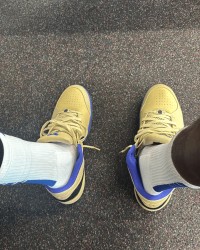 保罗-乔治Ins展示脚下穿着的巴塞罗那联名科比4