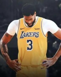 乐鱼网下载-牵一发而动全身！詹姆斯若不续约浓眉哥或被交易